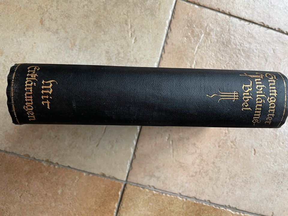 Alte antike Stuttgarter Jubiläums Bibel 1913 in Radebeul