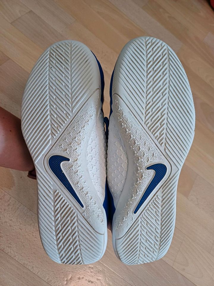 Nike Phantom VSN Fußballschuhe Hallenturnschuhe Größe 38,5 in Radebeul