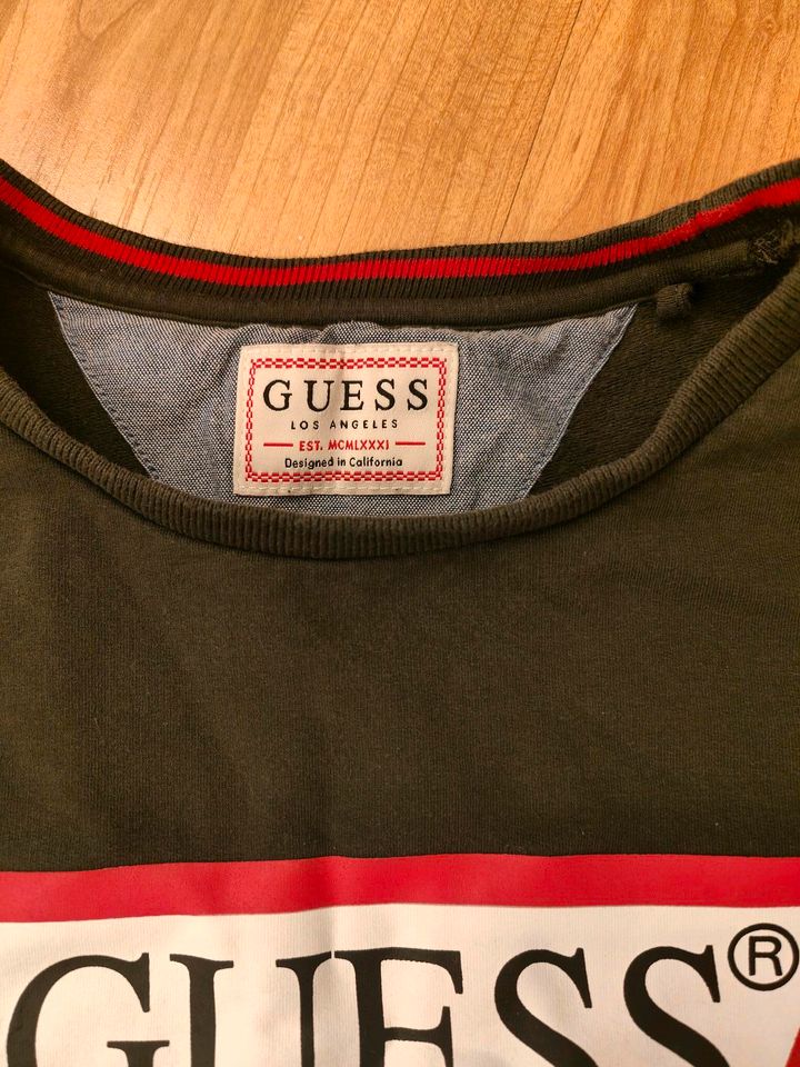 Guess Pulli Grun M in München