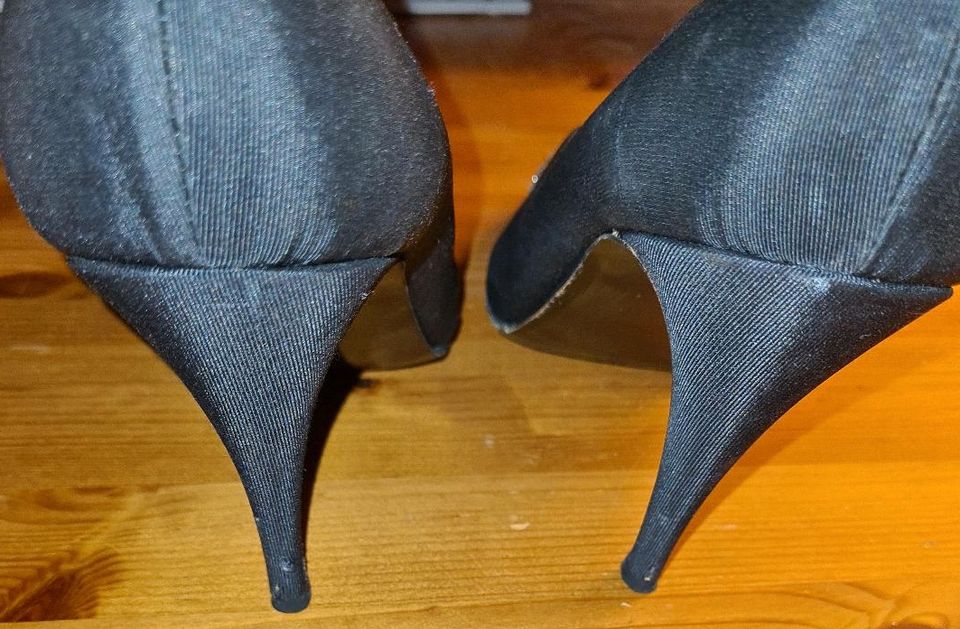 Pumps edel und elegant schwarz 39 in Berlin