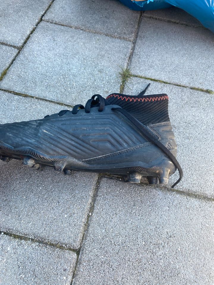 Fußballschuhe Predator in Wartenberg