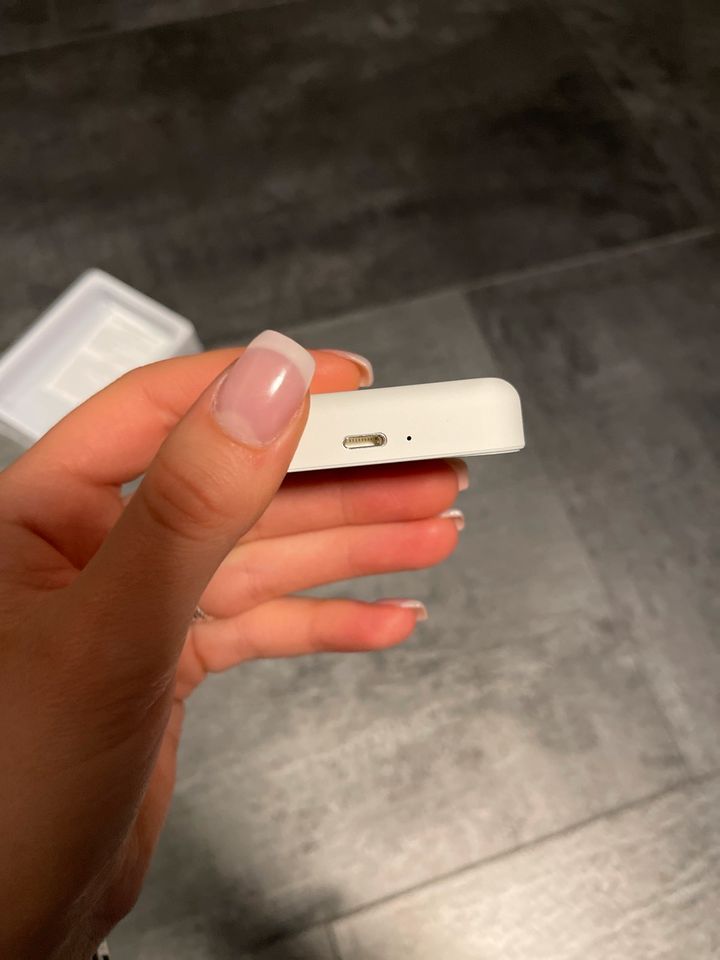 Neue Powerbank ähnlich MagSafe für Apple iPhone in Lohne (Oldenburg)