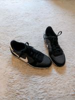 Turnschuhe NIKE Schwarz weiß 40 NEU Damen Nordrhein-Westfalen - Langenfeld Vorschau