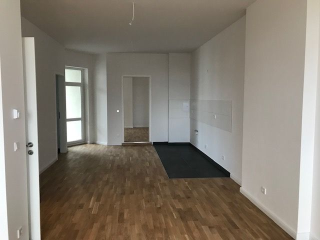 (53/11) 2 - Zimmerwohnung + Balkon hochwertig Saniert Altbau in Magdeburg Buckau in Magdeburg