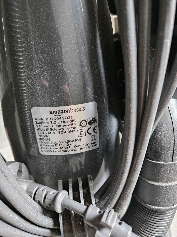 Vacuum Cleaner 700 Watt in Oberhausen