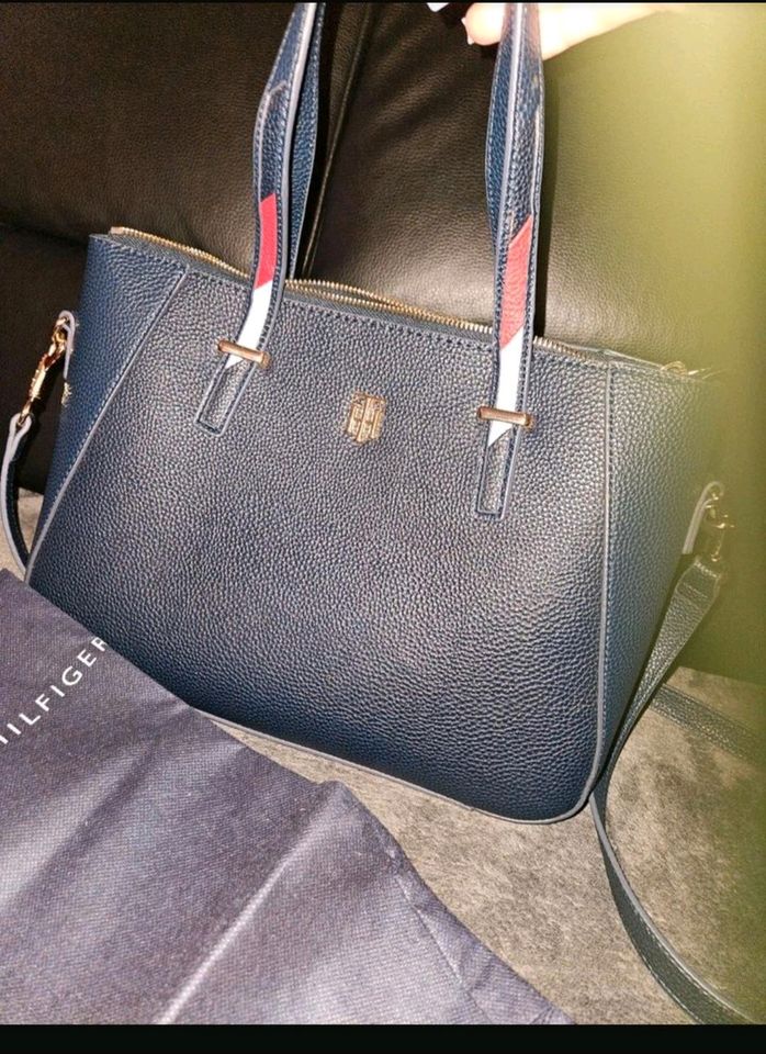 Tommy Hilfiger Tasche in Bedburg