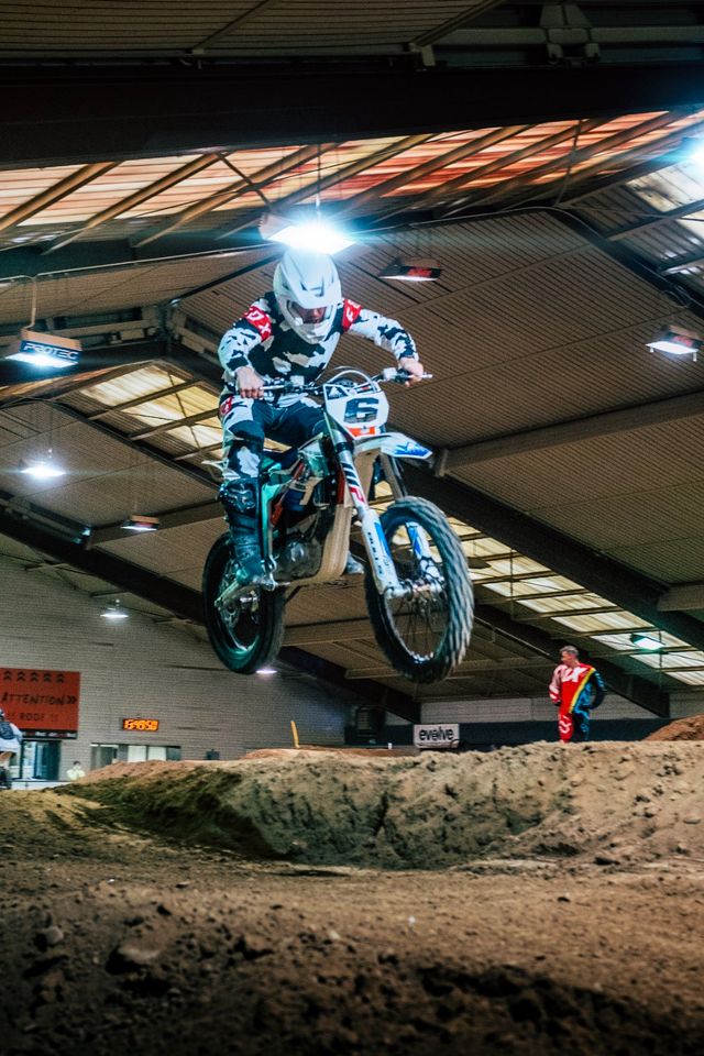Motocross fahren in der Halle - für Jedermann/frau in Rheinbreitbach