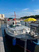 Schönes Motorboot mit Liegeplatz in Berlin Berlin - Mitte Vorschau