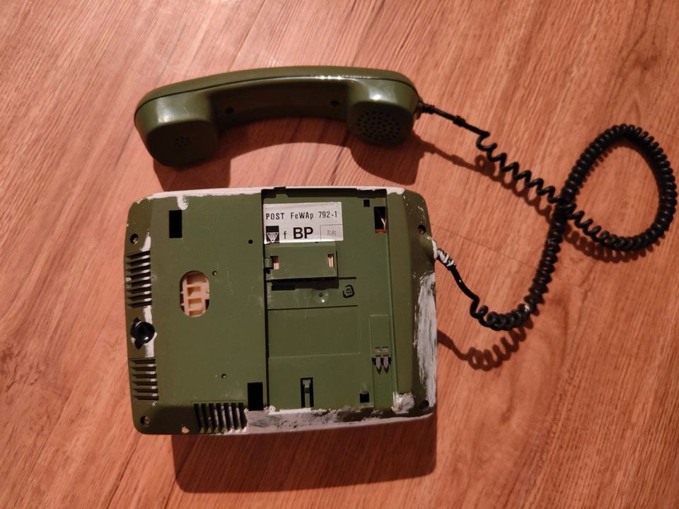 Altes Telefon in grün - Wählscheibe, Retro, analog in Vaihingen an der Enz