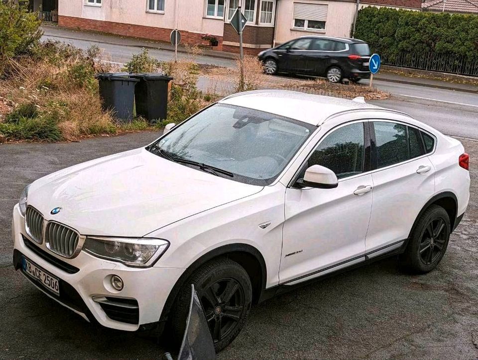 BMW X4   TOP GEPFLEGT    xDRIVE  30D  xLINE --258 PS -- Alpinweiß in Twistetal