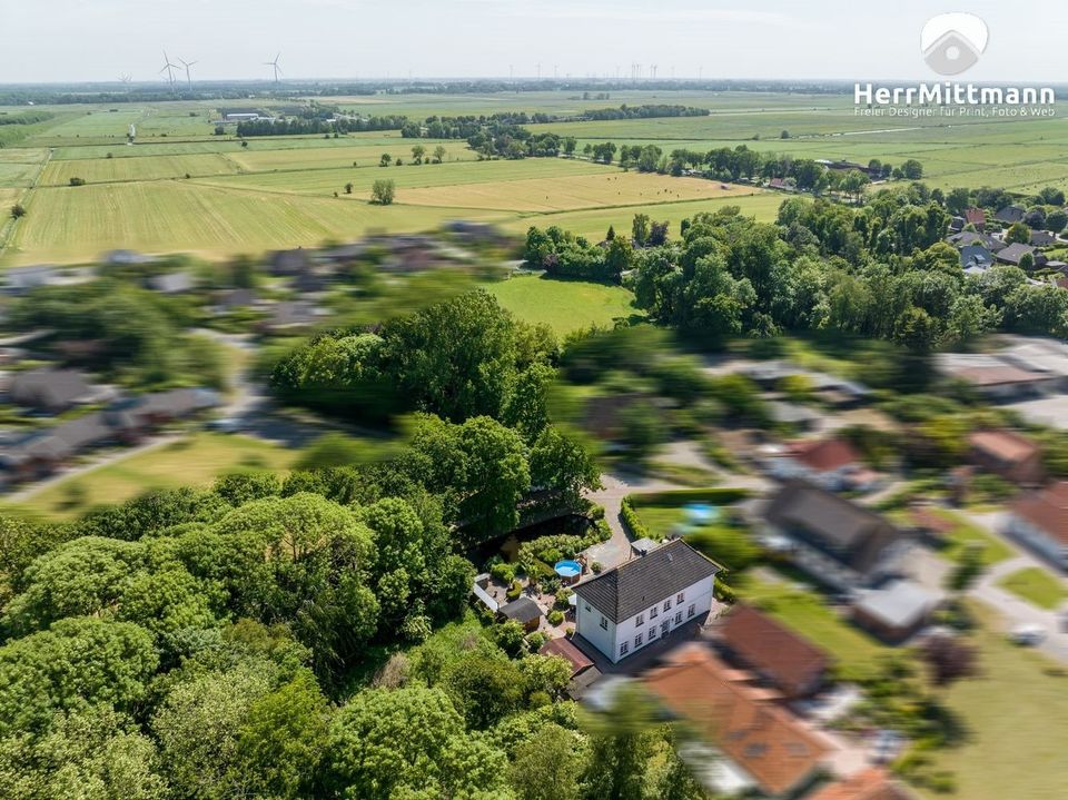 *** Exklusives Zweifamilienhaus mit schönem Garten direkt am Wasser in Ovelgönne *** in Ovelgönne