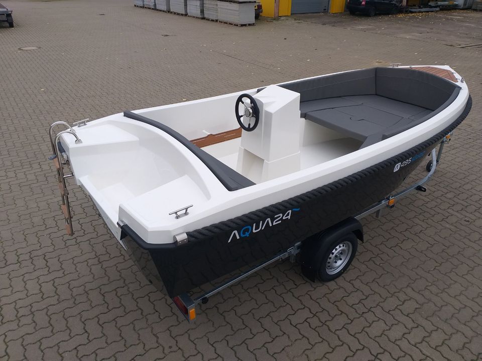 Motorboot REMUS 500 Konsolenboot Sloep Angelboot Neuboot Neu in Hohen Wangelin