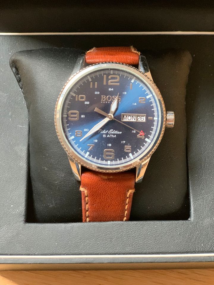 Hugo boss pilot edition shop 5 atm