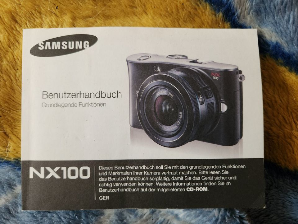 Samsung NX100 Digitalkamera in Berlin