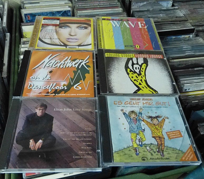 weit über 1000 CDs Sammlung, Restposte in Duisburg