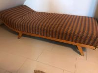 RETRO Ottomane Sofa Recamiere Bett 60er 70ziger STIL NEU Bezogen Bayern - Ilmmünster Vorschau