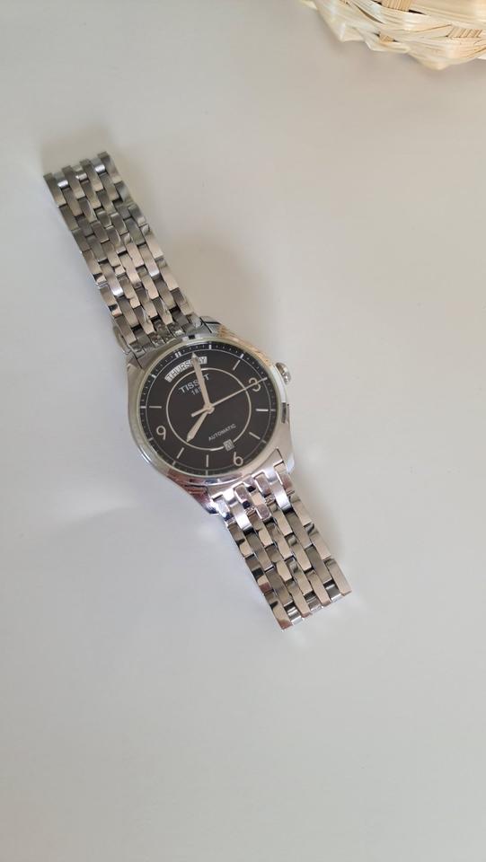 Tissot 1853 Day Date Herrenarmbanduhr Edelstahl Silber 42mm in München
