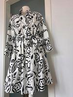 Kurzes Sommerkleid, schwarzweiß, Gr. 40 Hessen - Lich Vorschau