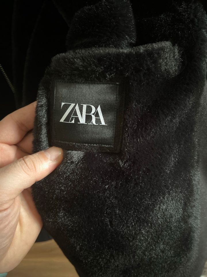 Zara Jacke XL in schwarz in Mainz