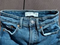 Stradivarius Super High Waist Jeans Größe 32 Baden-Württemberg - Sandhausen Vorschau