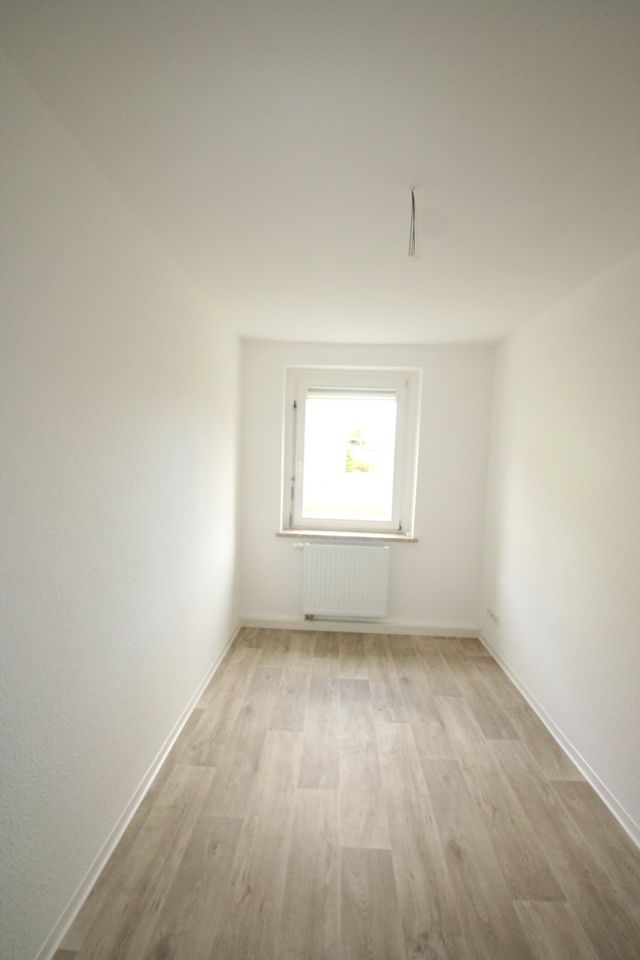 Neu sanierte Wohnung in ruhiger Siedlung!!! in Oberlungwitz