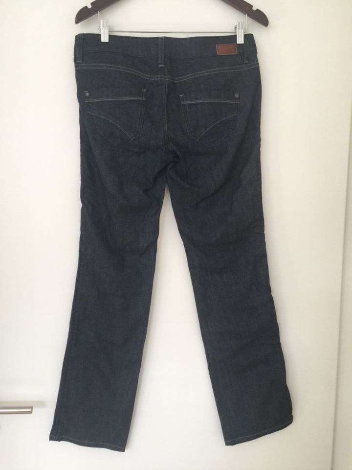 Damen Jeans Esprit 29 32 in Bochum