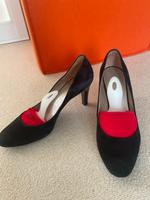 Schwarze Pumps von Ferragamo, 40, Wildleder München - Au-Haidhausen Vorschau