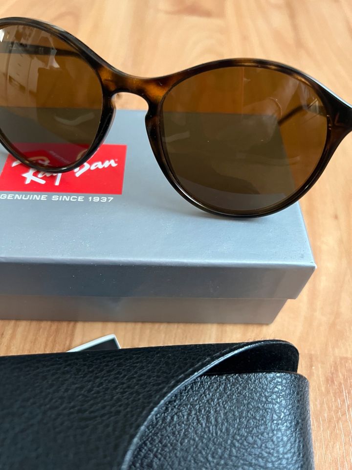 Ray-Ban Sonnenbrille in Bielefeld