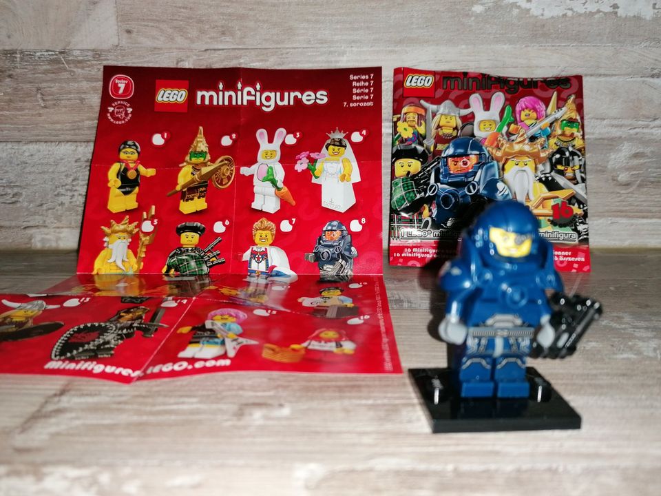 Lego Minifigures Serie 7 Nummer 8 Neu und unbespielt in Ammeldingen bei Neuerburg