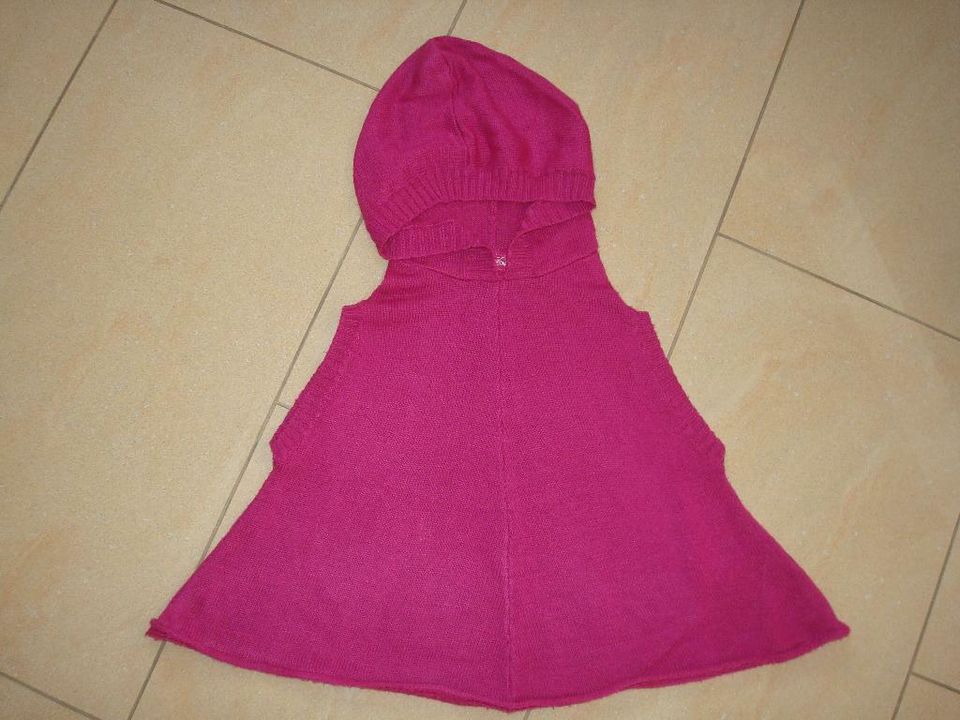 süßer Poncho Kapuze pink beere Gr. 80 86 92 Pulli Pullover TOP ! in Weinbergen