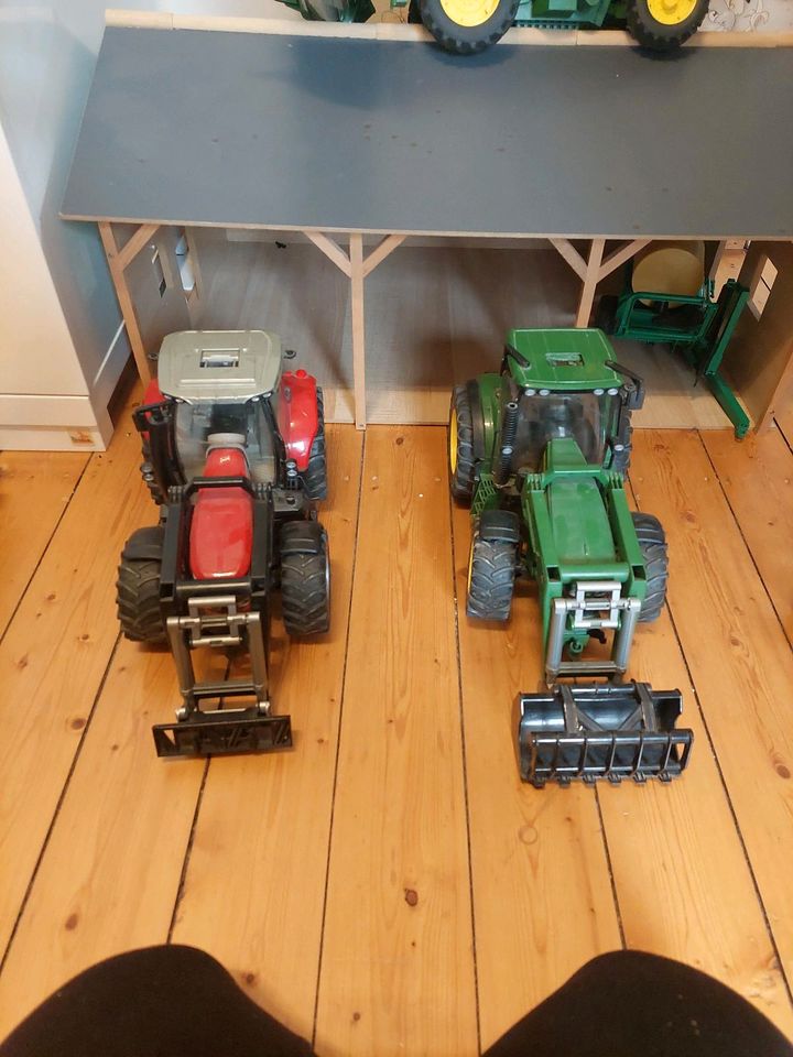 Traktoren mit Scheune in Dormagen