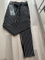 Marc Cain Sport Chinohose mit Stoffgürtel – Neuwertig – Gr. 38 Baden-Württemberg - Burgrieden Vorschau