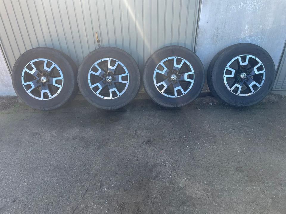 VW Amarok Sommerreifen mit Original VW Alufelge 245/65 R17 in Lehmkuhlen