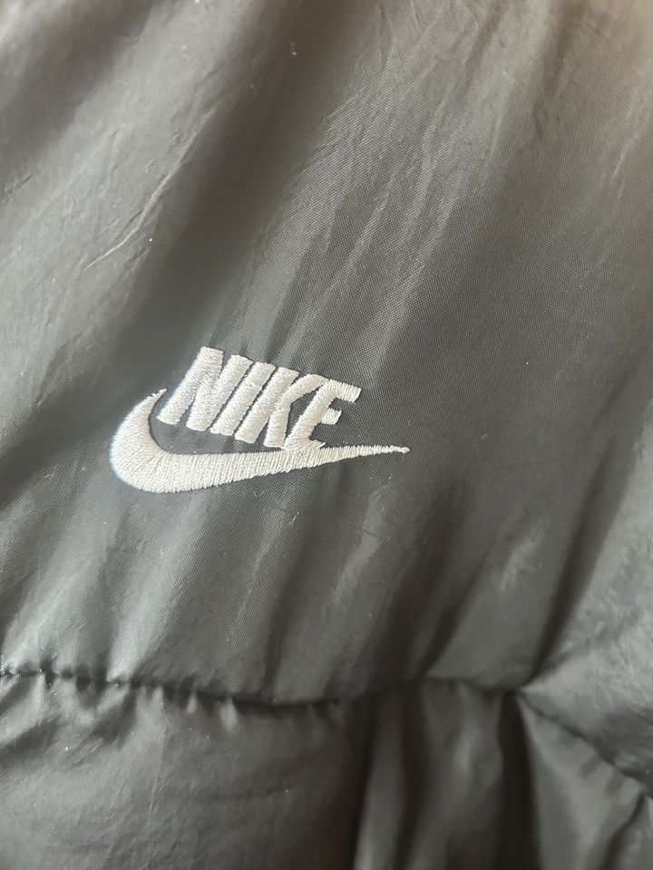 Nike Jacke in Hoyerswerda