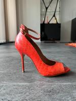 Buffalo Pumps Farbe Koralle 37 Leder Fesselriemchen Niedersachsen - Weyhe Vorschau