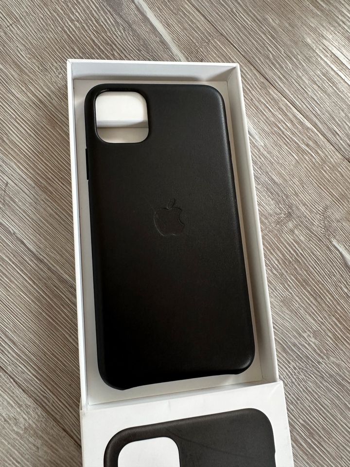 iPhone 11 Pro Max Leather Case schwarz neu in Theeßen