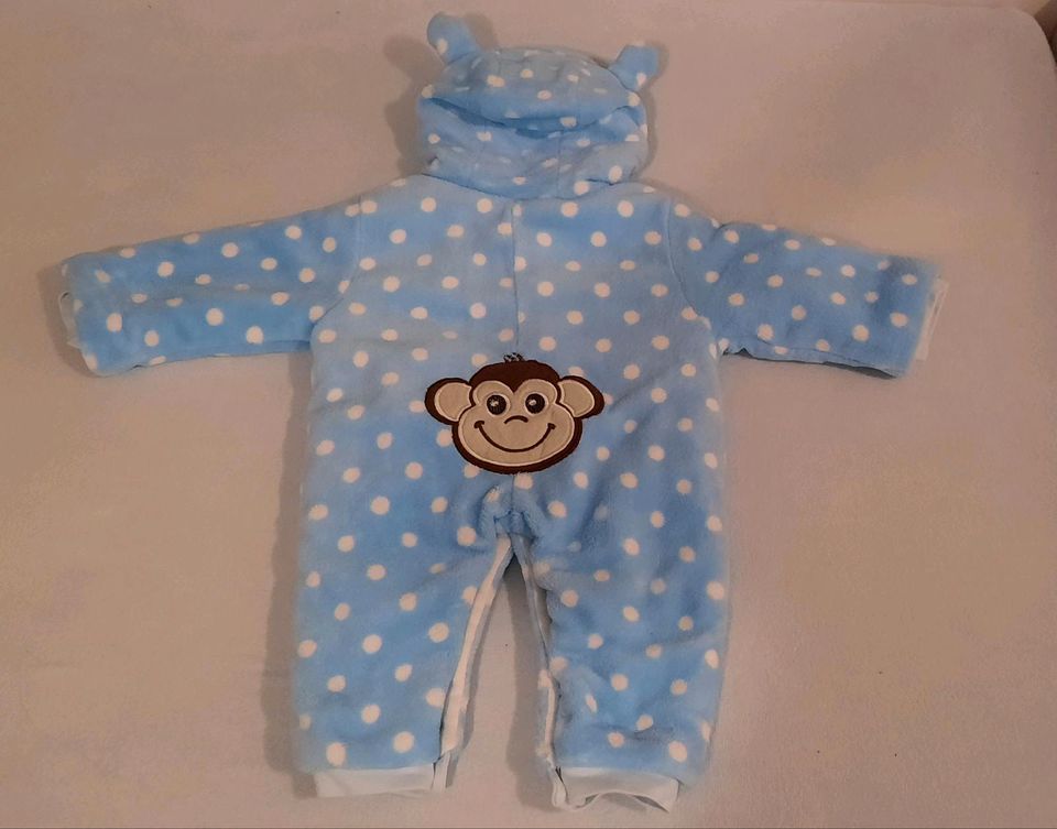 Kuscheliges Baby Overall Äffchen Hellblau Weiße Punke 62 68 in Eschweiler