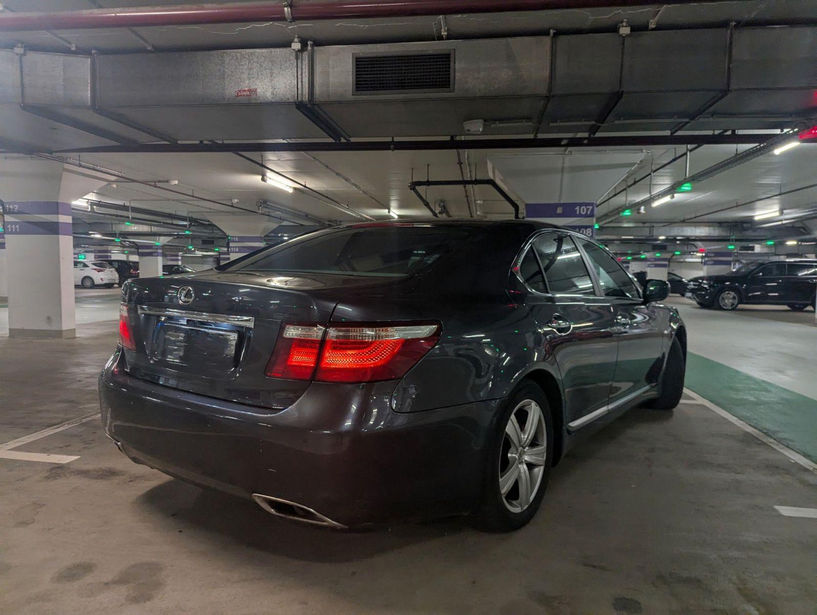 Abbildung des Autos Lexus Voll ausgestattete…