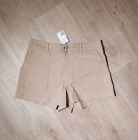 Super neuer Short von H&M Gr :44 tiefe Taschen + Gürtelschlaufen Köln - Porz Vorschau