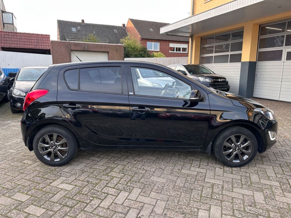 Hyundai i20 1.4 Style Automatik*LED*KLIMA*MFL*TEMPOMAT** in Nordhorn