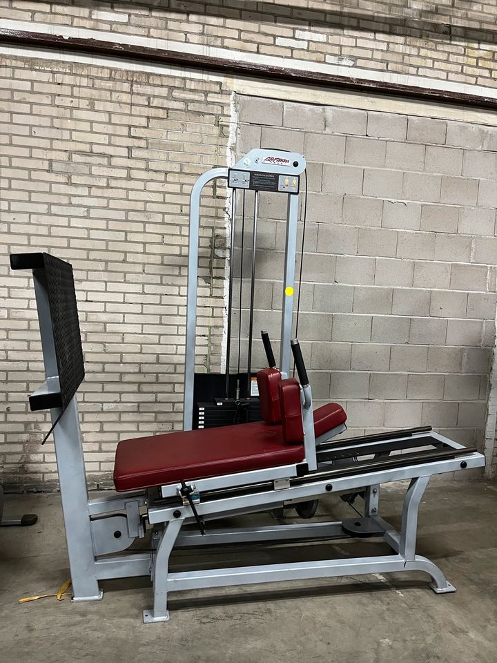 Life Fitness Strenght Horizontal leg presss/beinpresse 178 kg in Bocholt