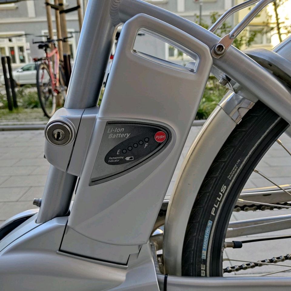 E bike Flyer Tiefeinsteiger Mittelmotor Elektrofahrrad Pedelec in München
