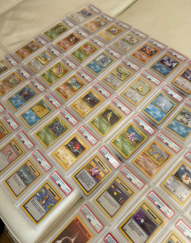 Pokemon Basis Base Set 1. Edition PSA 10 Non Holos Pikachu in Kehl