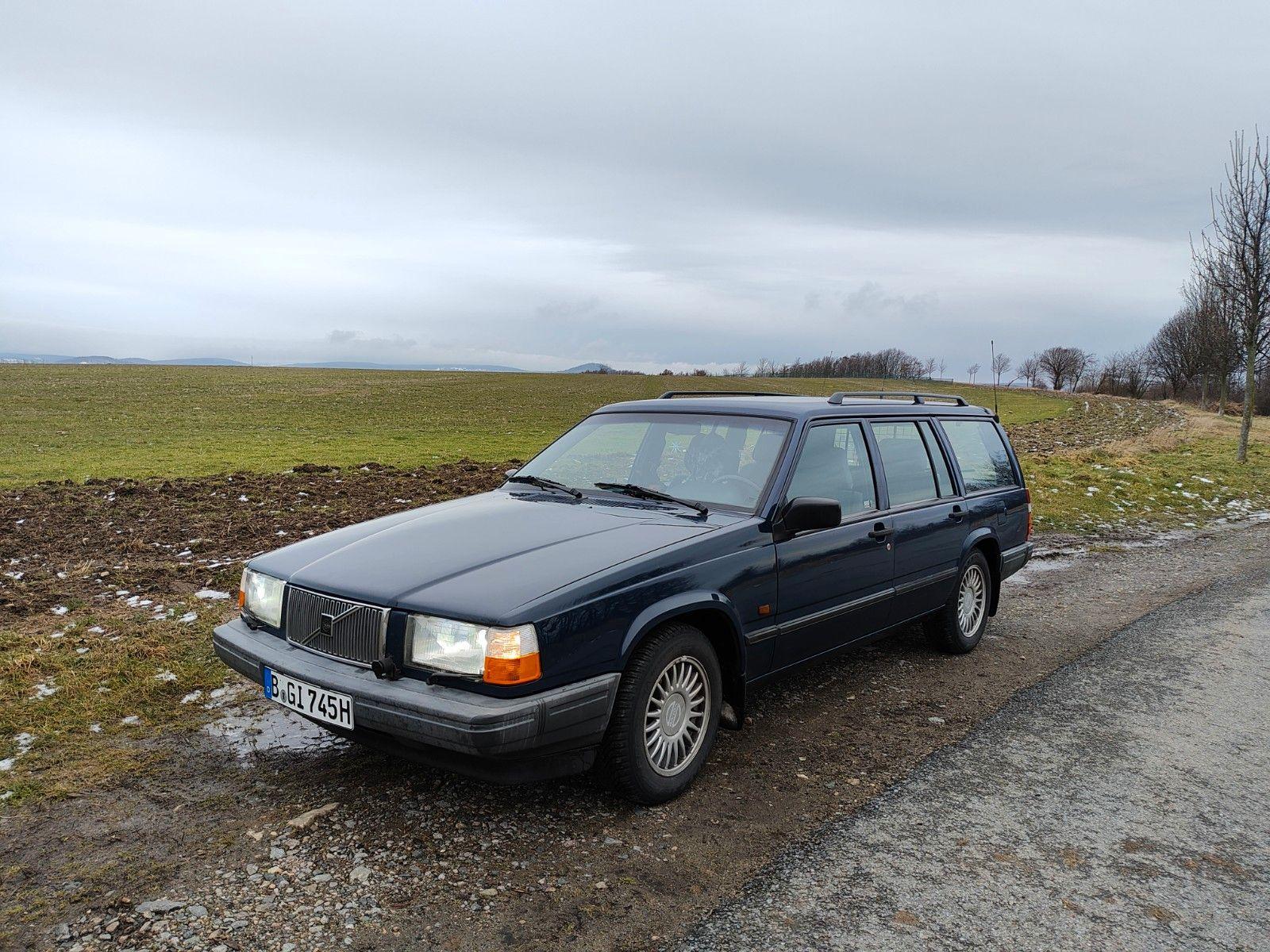 Abbildung des Autos Volvo 745 GL