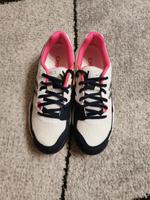 *Brandneu* Gemütliche Asics Laufschuhe Gel Padel Euro 39 Duisburg - Duisburg-Mitte Vorschau