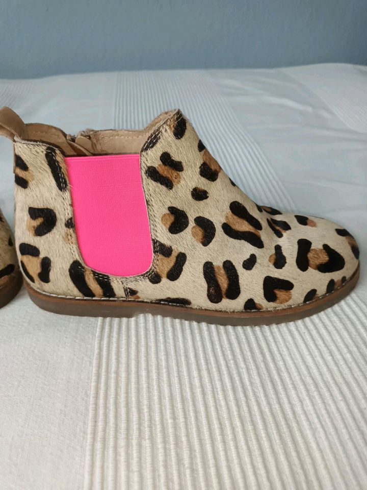 Mini Boden Chelsea Boots Lederschuhe Fell 36 Girls Leo Print in Gießen