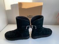UGG Remora Buckle Stiefel Gr. 38 schwarz inkl. Rechnung Niedersachsen - Einbeck Vorschau