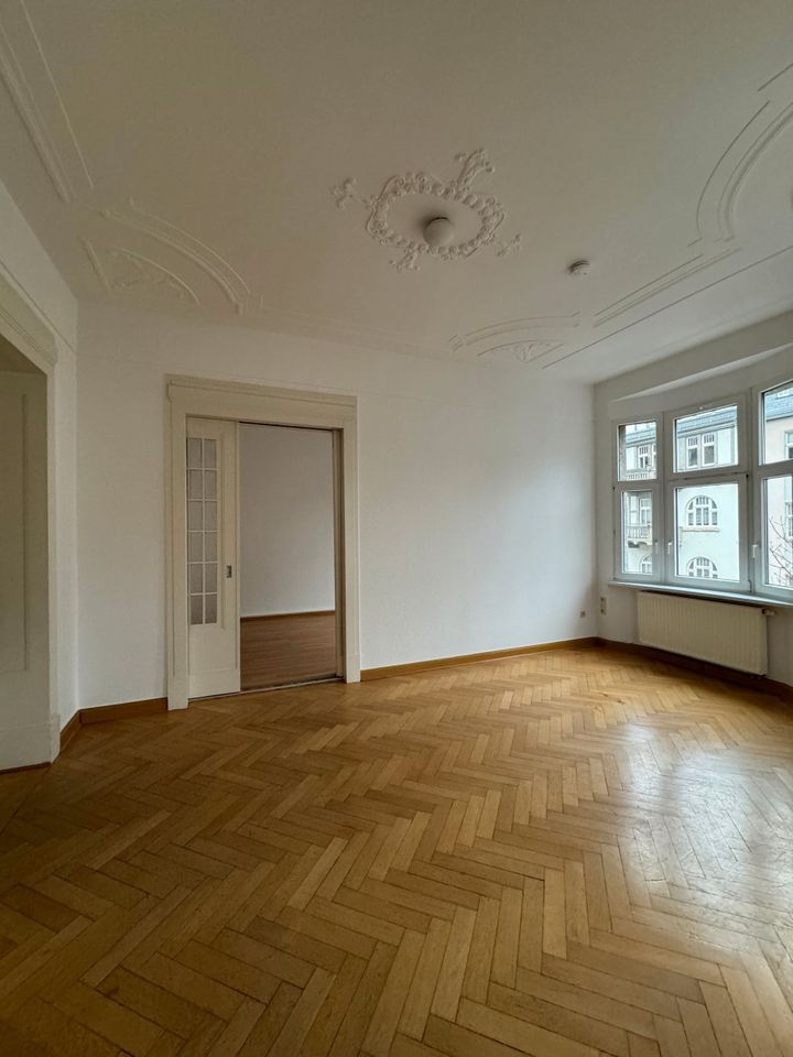 Geräumige 3-Raum Wohnung im beliebten Damenvirtel mit Balkon und Fahstuhl in Jena
