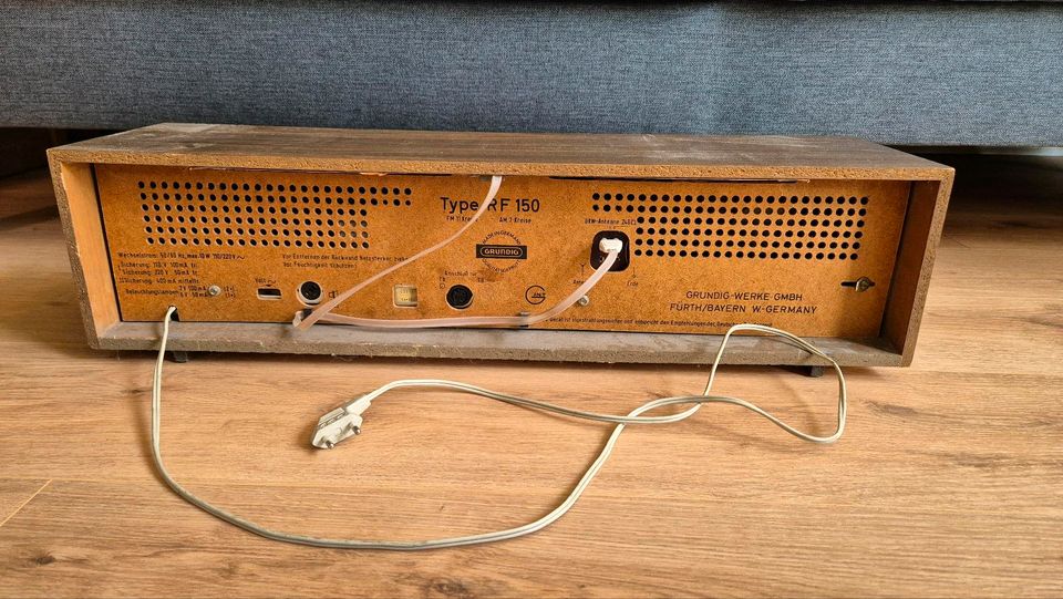 Grundig AM FM Radio RF 150 in Hannover