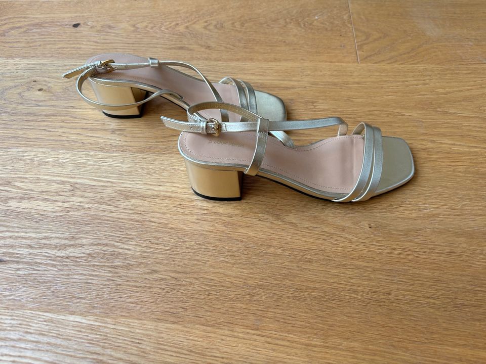 & other stories Sandalen Leder Gold 37 NEU OVP 110€ in Frankfurt am Main